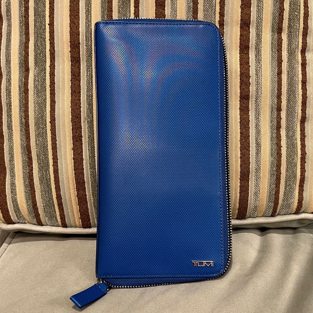 TUMI Vibrant Blue Travel Wallet pre loved
